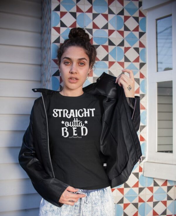 Tricou personalizat - Straight outta bed