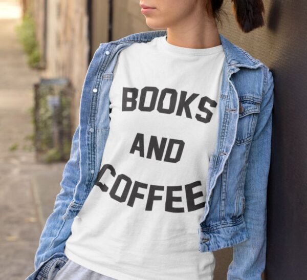 Tricou personalizat - Books and coffee