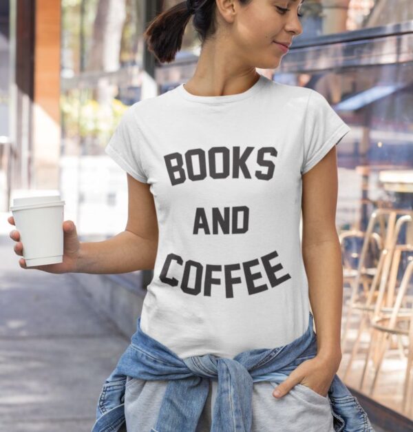 Tricou personalizat - Books and coffee