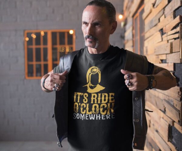 Tricou personalizat - Its ride o'clock somewhere